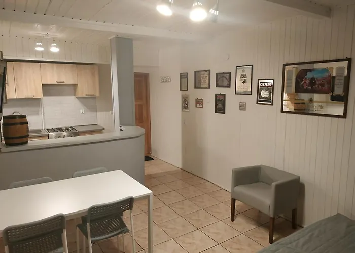 Apartament z ogrodem i parkingiem Nostalgia noclegi